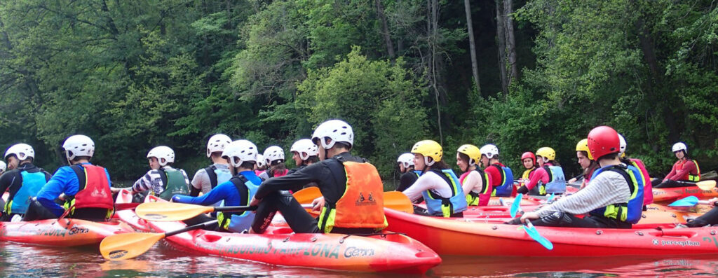 Curso iniciación al kayak para personas adultas – Piragüismo Pamplona